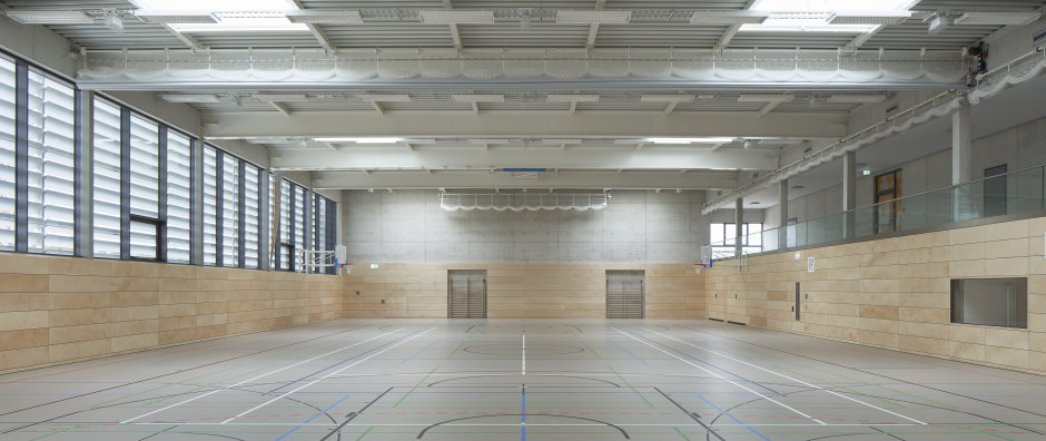 Innenansicht Sporthalle in der General-Fellgiebel-Kaserne Pöcking - © Jens Weber München
